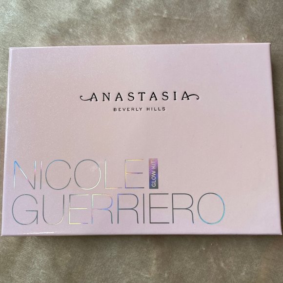 Anastasia Beverly Hills Nicole Guerriero Glow Kit - Picture 2 of 4